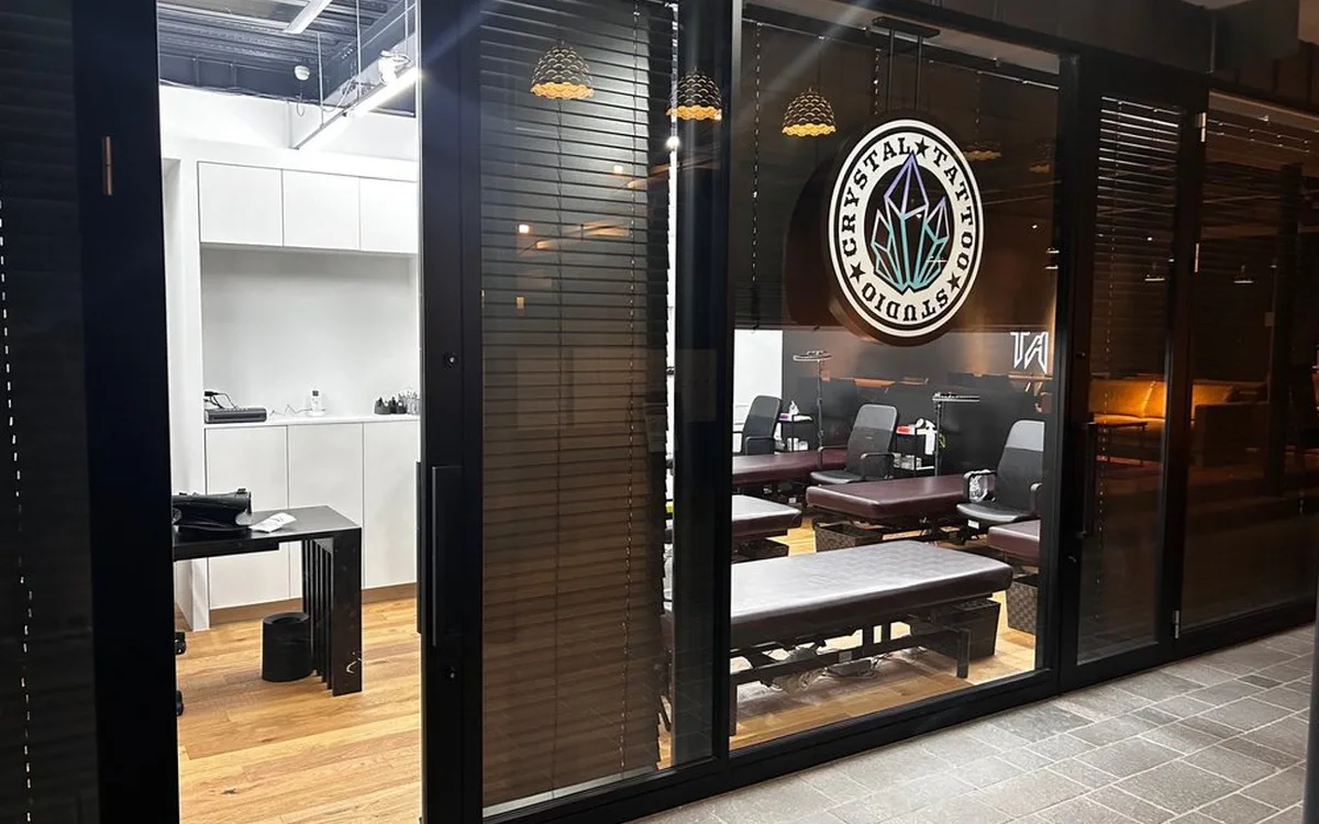 CRYSTAL TATTOO SHOP